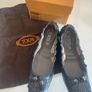 Tod's Dark Blue Leather Loafers with Fringe and Bow